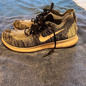 Nike Free RN Flyknit
